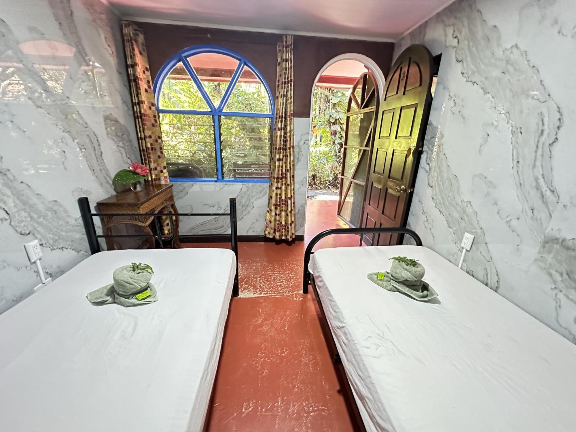 La Palapa Hut Nature Hostel Puerto Jiménez エクステリア 写真